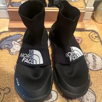 THE NORTH FACE x HYKE 블랙 스니커즈