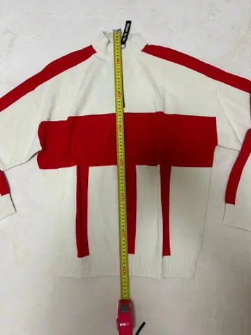 화이트/레드 스트라이프 니트 스웨터 미사용 새상품!