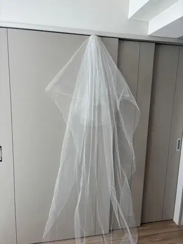 화이트 튤 롱 웨딩 베일