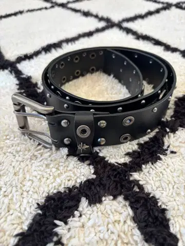 Vacant Archive 벨트