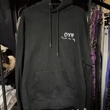 QY 블랙 그래픽 후드티