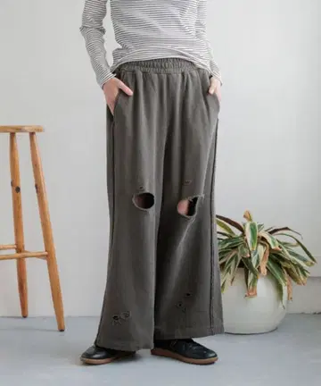 LOWRYS FARM 리메이크 맨투맨 와이드 팬츠