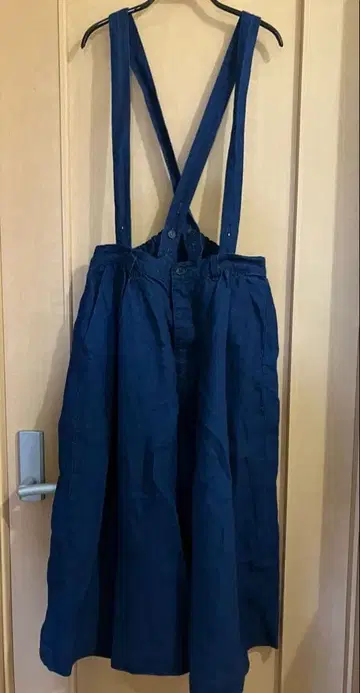 네스트로브 린넨 스커트