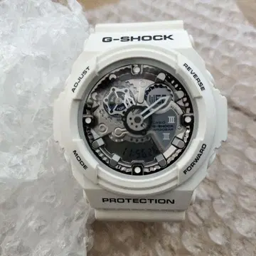 [ 새상품급 ] G-SHOCK 화이트 G GA-300