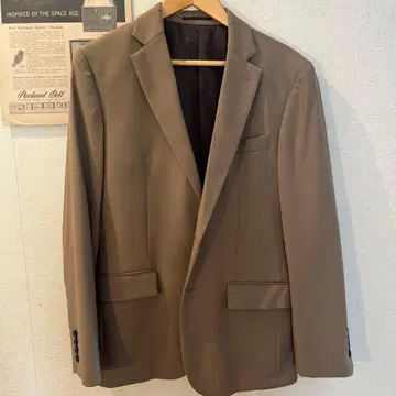 베이지 테일러드 자켓 수트