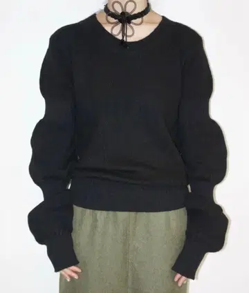 MUSUBORE 볼륨 슬리브 니트 스웨터