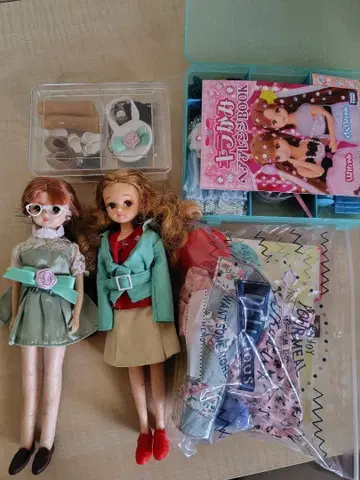 리카짱 인형 2체와 의상 세트