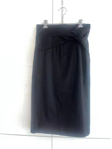 핑키 & 다이앤 미디엄 기장 스커트 36 사이즈