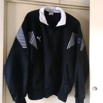 PUMA 블랙 저지 스트라이프 디자인