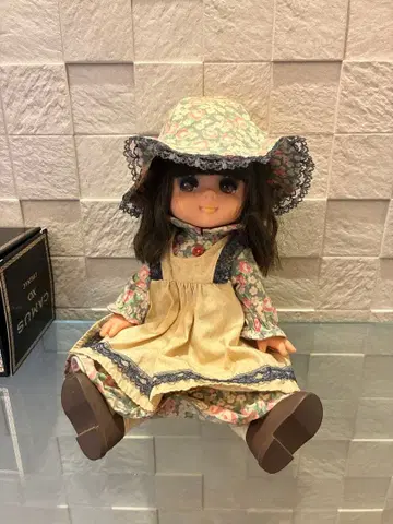 꽃무늬 드레스 인형 약 30cm