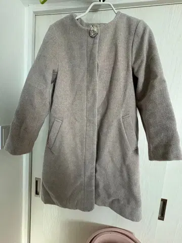 MAJESTIC LEGON 비쥬 부착 코트