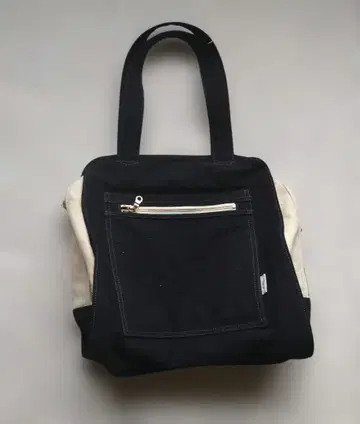 Trocco 캔버스 백 블랙과 아이보리