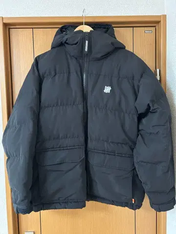 새상품급 undefeated 다운 자켓