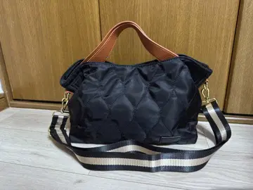 나일론제 블랙 숄더백