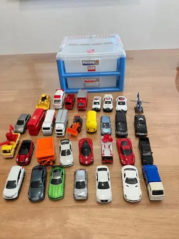 토미카 묶음 판매 32대 주차장 포함