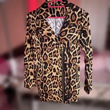 레오파드 무늬 긴팔 자켓