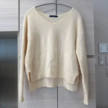 Soffitto 아이보리 V넥 스웨터