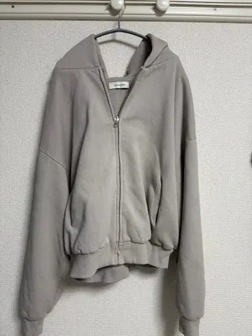 entire studios thermal hood