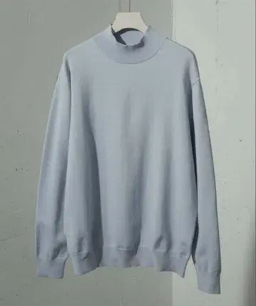 [ 미사용 새상품 ] 어반 리서치 스트레치 모크넥 니트