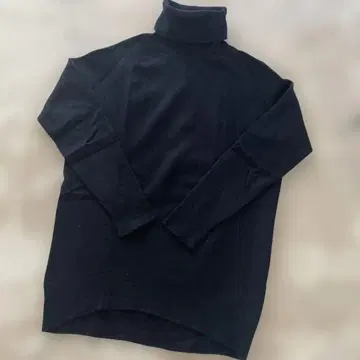 두지엠 클라세 터틀넥