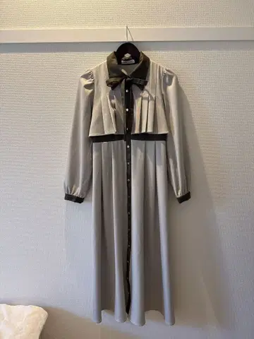 레이디 아젤 원피스 보타이