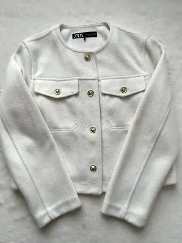 ZARA 소프트 숏 자켓 화이트
