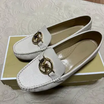 MICHAEL KORS 화이트 로퍼