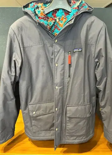 patagonia 키즈 사이즈 XL 후드 부착 자켓 그레이