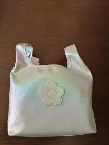 MARY QUANT 실버 오로라 사피아노 데이지 토트