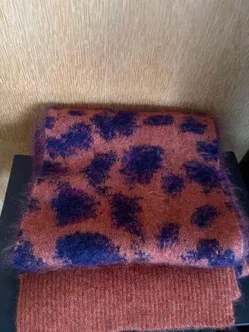 COS 브라운 보라색 모헤어 머플러