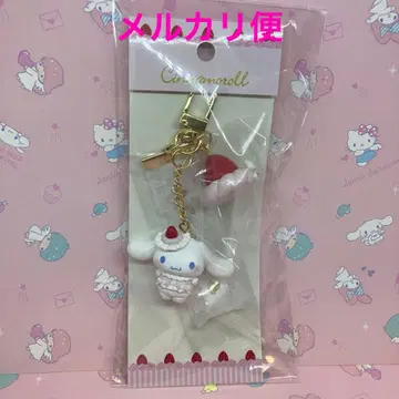 시나모롤 (시나몬) 키링 딸기 휘핑 케이크 딸기 휘핑