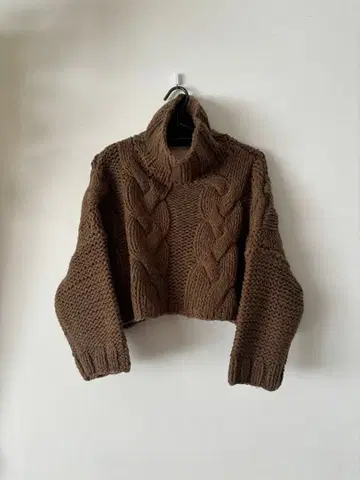 볼륨 니트 위프리