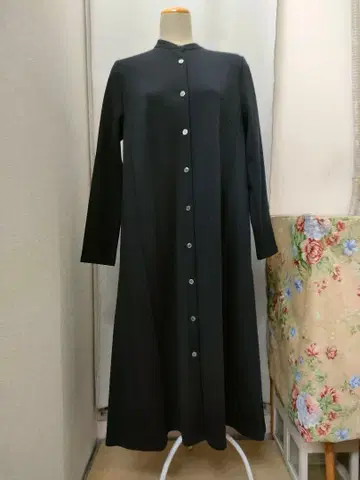 다마 컬렉션 블랙 노카라 셔츠 원피스