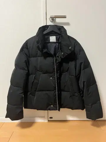 Lui's 블랙 다운 자켓 숏 기장