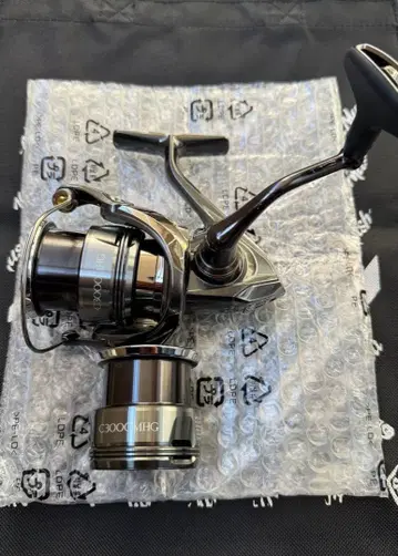 시마노 24 트윈파워 C3000MHG 스페어 스풀 포함