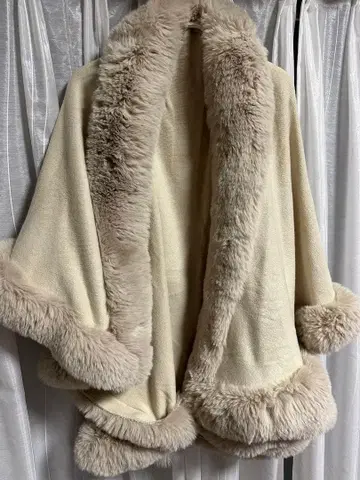 [ 미사용 새상품 ] 아우터 판초 케이프 코트 퍼  귀여운 M