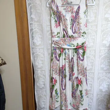 FAS [새상품] 꽃무늬 슬리브리스 원피스