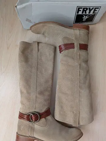 Frye 베이지 스웨이드 롱 페코스 부츠 7 1/2