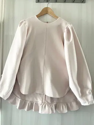 Secret Trophy 핑크 프릴 밑단 긴팔 블라우스