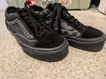 VANS 블랙/체크 스니커즈