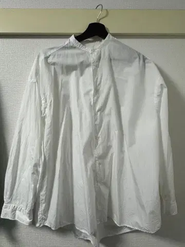 그라프 페이퍼 밴드 카라 셔츠 화이트