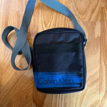 Calvin Klein 바디백 미사용