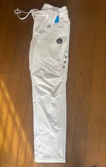 [ 미사용 ] 앙파시 에어로 맨투맨 테이퍼드 팬츠 L