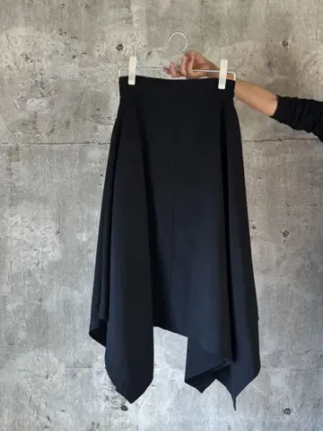 HYKE 블랙 롱 스커트 사이즈 2