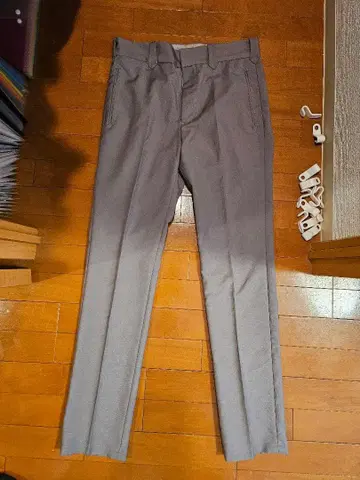 그레이 슬랙스 벨트 루프 포함