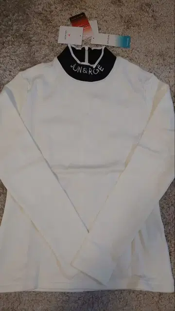 준앤로페 골프 긴팔 셔츠