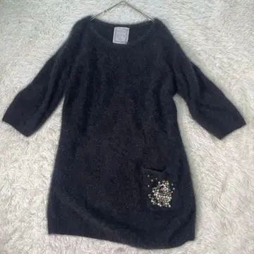 BEARDSLEY 그레이 스웨터 비즈 장식 포켓 포함