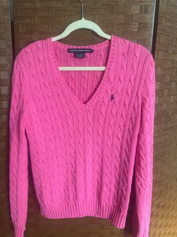 핑크 V넥 스웨터