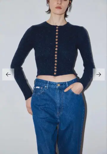 MANY BOTAN 블랙 크롭 니트 가디건