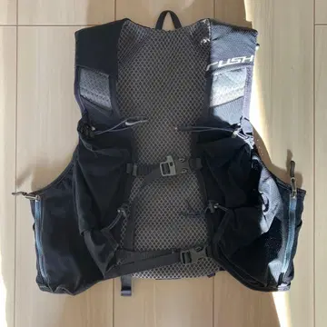 새상품급 퍼고웍스 RUSH 7R 네이비 백팩